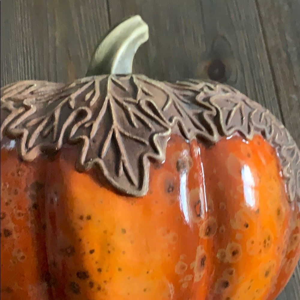 Beautiful ceramic Harvest Pumpkin. Like new! 🤎 - Picture 5 of 8